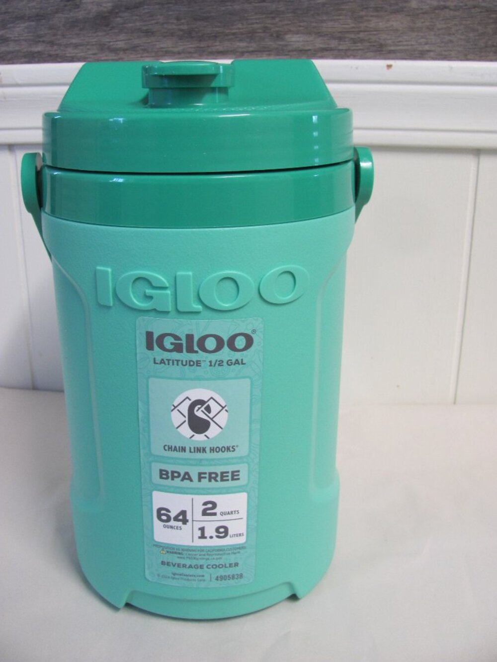 IGLOO BEVERAGE COOLER NEW WITH TAGS